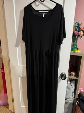 Black Women's Short Sleeve Maxi Dress